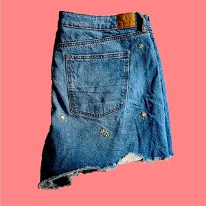 American Eagle size 18 embroidered flower jean shorts